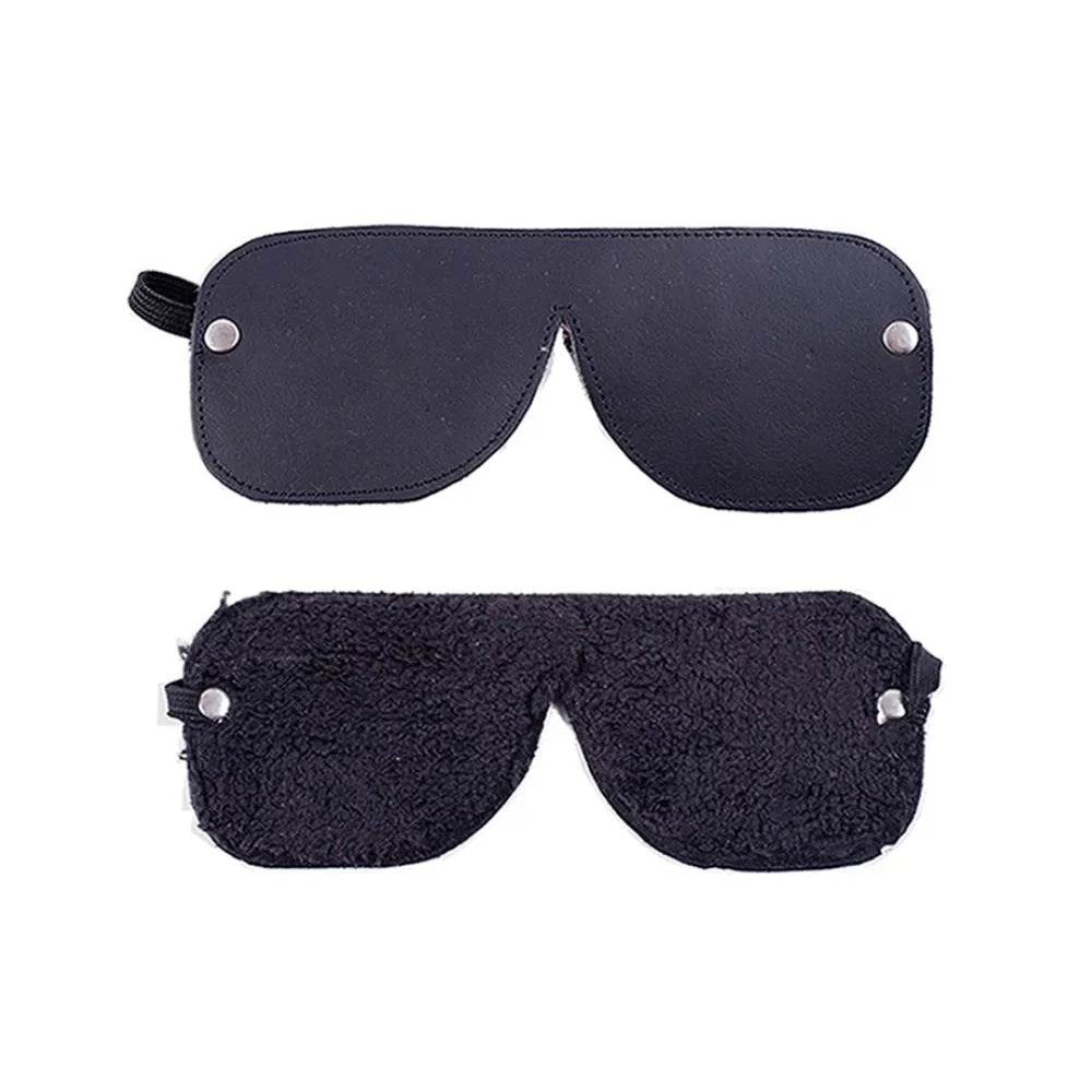 Antifaz Ciego de Cuero con Tachas | Máscara con Peluche